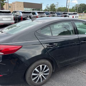 صورة 9 لـ 2018 Hyundai ELANTRA SE