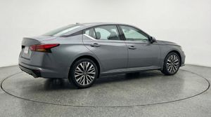 صورة 7 لـ 2025 Nissan ALTIMA SV