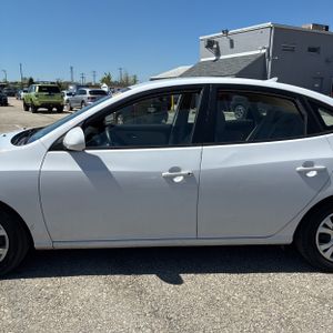 HYUNDAI ELANTRA GLS - 4