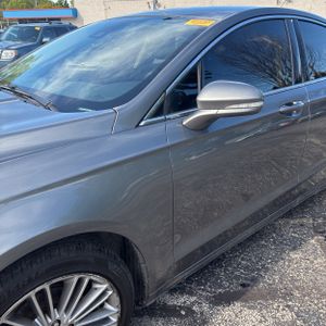 FORD FUSION SE - 2