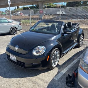VOLKSWAGEN BEETLE CONVERTIBLE 2.5L PZEV - 1