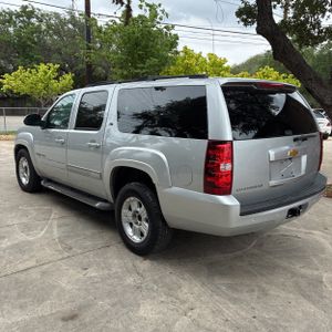 CHEVROLET SUBURBAN LT - 5