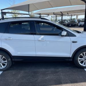 صورة مصغرة 11 لـ 2018 FORD ESCAPE SE