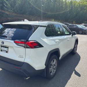 2024 Toyota RAV4 HYBRID XLE — фото 8