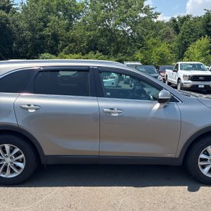 صورة مصغرة 11 لـ 2017 KIA SORENTO LX