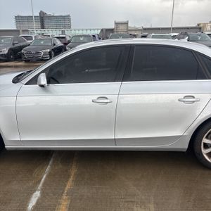 AUDI A4 PREMIUM PLUS - 4