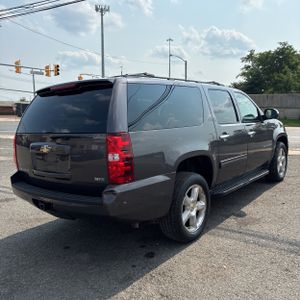 2011 Chevrolet SUBURBAN LS 照片 8