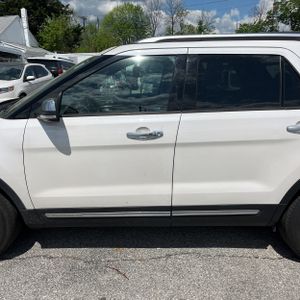 FORD EXPLORER PLATINUM - 4