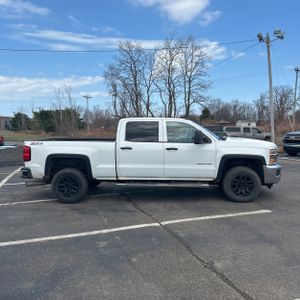 CHEVROLET SILVERADO - 10
