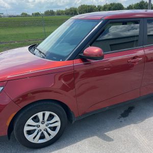 2021 KIA SOUL LX — фото 2