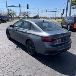 VOLKSWAGEN JETTA SE - 5