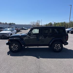 JEEP WRANGLER 4-DOOR SAHARA 4X4 - 3