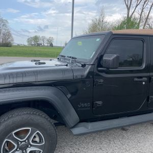 JEEP WRANGLER UNLIMITED BLACK AND TAN - 2