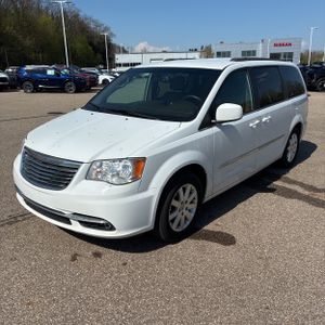 CHRYSLER TOWN AND COUNTRY TOURING - 1