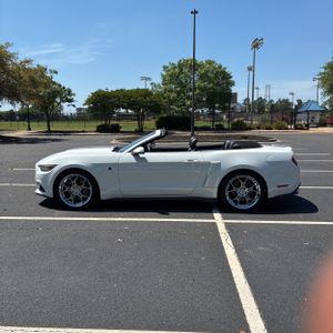 FORD MUSTANG GT PREMIUM - 3