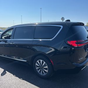 CHRYSLER PACIFICA HYBRID LIMITED - 6