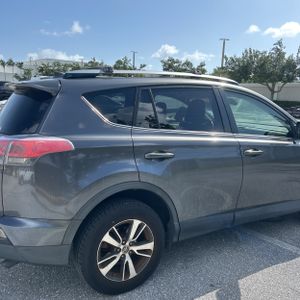 2017 Toyota RAV4 XLE photo 9
