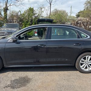 VOLKSWAGEN PASSAT SE - 4