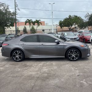 صورة 10 لـ 2018 Toyota CAMRY SE