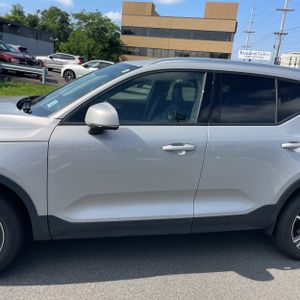 2023 Volvo XC40 CORE — фото 4