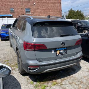 VOLKSWAGEN TAOS SE 4MOTION - 5