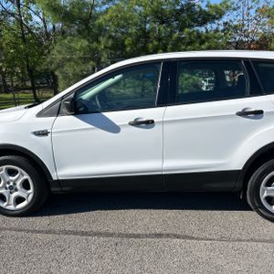FORD ESCAPE S - 4