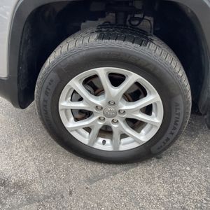 2017 JEEP CHEROKEE LATITUDE — миниатюра 16