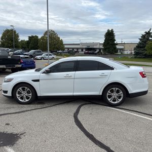 FORD TAURUS SE - 3