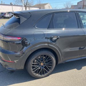 PORSCHE CAYENNE GTS - 9