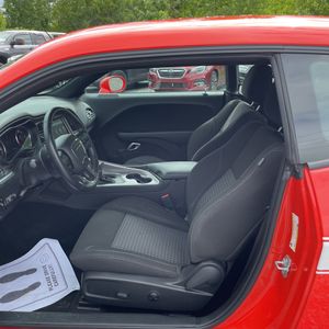 صورة مصغرة 31 لـ 2022 Dodge CHALLENGER SXT