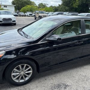 2018 Hyundai SONATA SE — фото 2