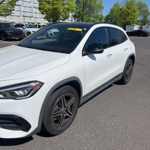 MERCEDES-BENZ GLA - 2