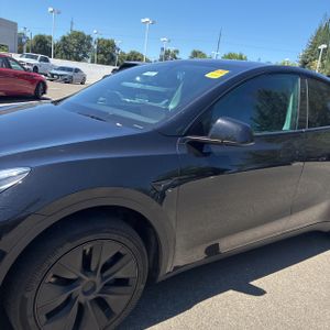 صورة 2 لـ 2024 Tesla MODEL Y LONG RANGE