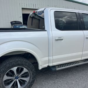 2018 FORD F-150 LARIAT photo 9