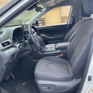 2024 Toyota HIGHLANDER LE 缩略图 32