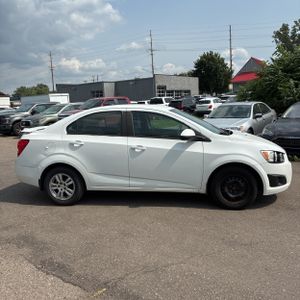 2015 Chevrolet SONIC LS — фото 10
