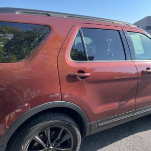 FORD EXPLORER XLT - 9