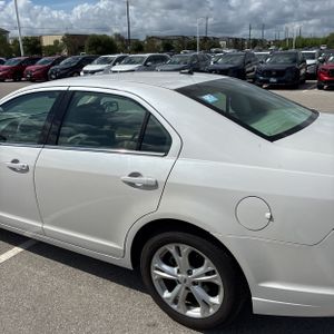 FORD FUSION SE - 6
