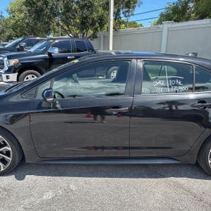 صورة 4 لـ 2021 Toyota COROLLA SE