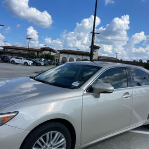 2013 Lexus ES 350 BASE photo 2