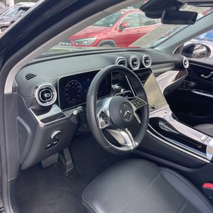 2025 Mercedes-BENZ GLC thumbnail 37