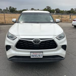 صورة 14 لـ 2021 Toyota HIGHLANDER L