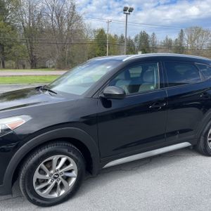 HYUNDAI TUCSON SE - 2