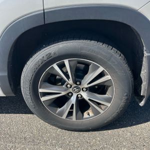 2016 Toyota HIGHLANDER XLE 照片 18