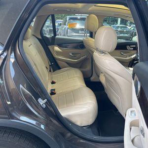 2017 Mercedes-BENZ GLC thumbnail 35