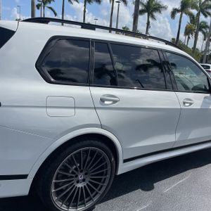 صورة 9 لـ 2024 BMW X7 ALPINA XB7