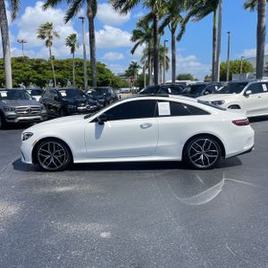 MERCEDES-BENZ E-CLASS - 3