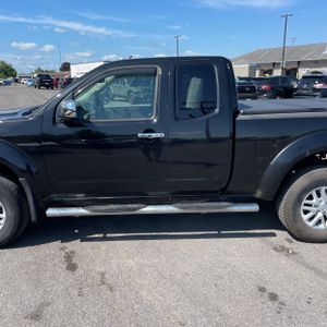 2017 Nissan FRONTIER SV photo 4