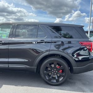 FORD EXPLORER ST - 6