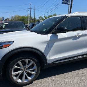 FORD EXPLORER PLATINUM - 2